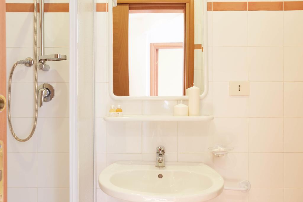 Colosseo Little House Рим Экстерьер фото